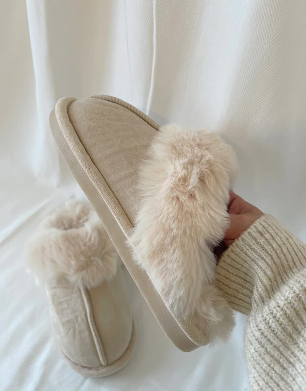 Karla - Adorable Beige Bear Sneakers