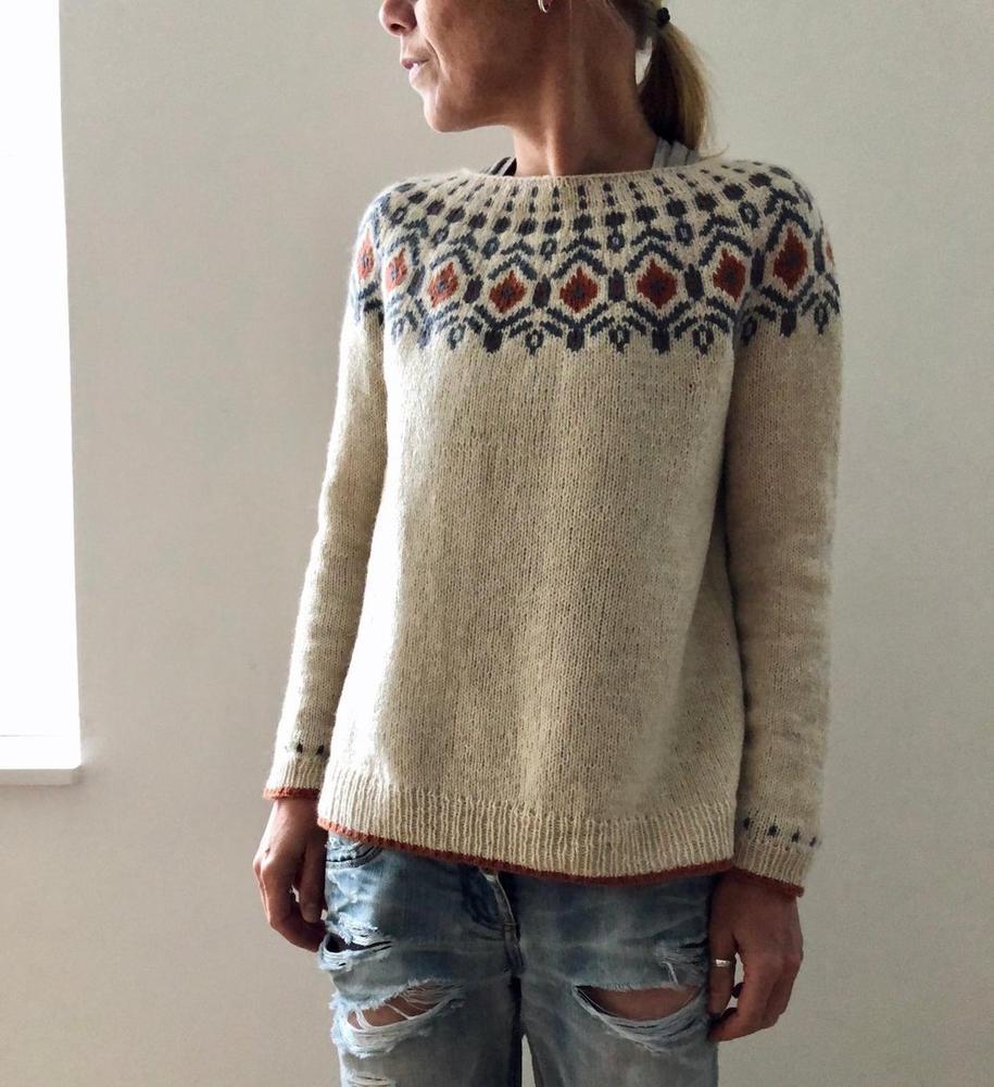 Isla - Distinctive and Cozy Sweater